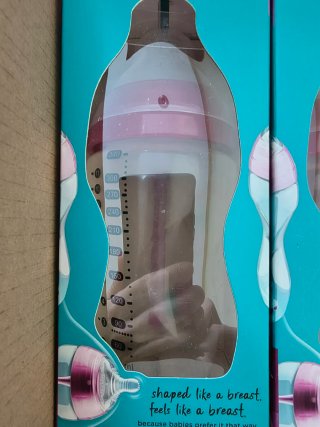 6 Biberones Tommee Tippee anti-colic y 10 tetinas