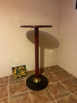 Bar y vitrina de esquina madera y cuero