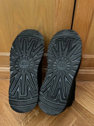 Botas UGG Neumel Plataforma Negras