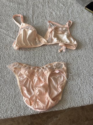 Conjunto lenceria beige y rosa