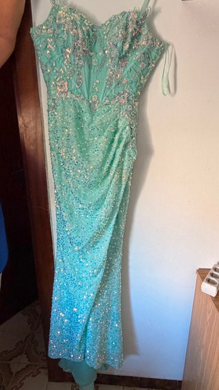 Vestido de fiesta largo con pedrería