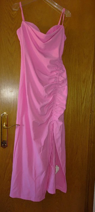 Vestido rosa largo con abertura