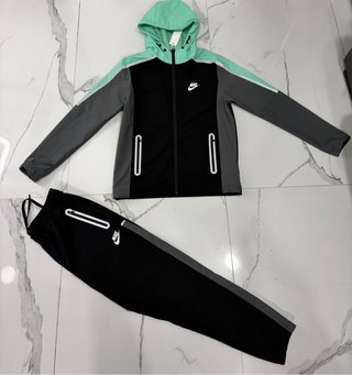 Conjunto deportivo Nike