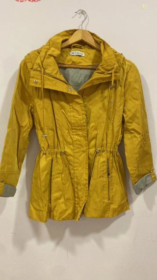 Chaqueta impermeable amarilla talla XL