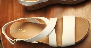 Sandalias Clarks cuña Talla 37.5 Blancas