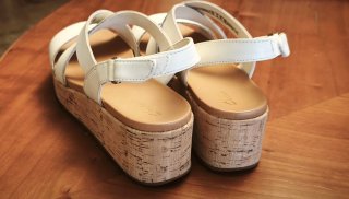 Sandalias Clarks cuña Talla 37.5 Blancas