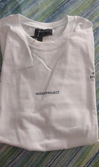 Camiseta Nude Project Locally Hated