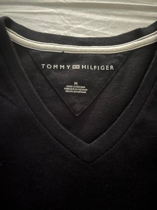 Camiseta Tommy Hilfiger T. M Negra