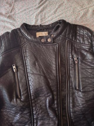 Cazadora motera Zara negra