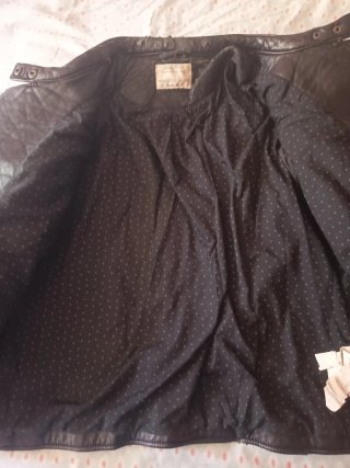 Cazadora motera Zara negra