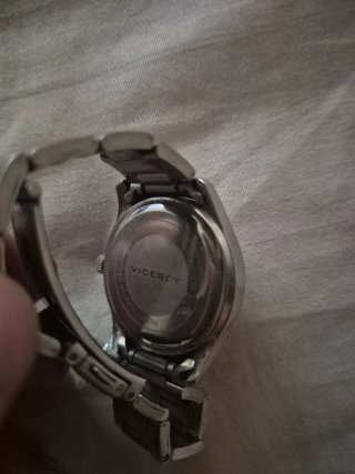 Reloj mujer viceroy no tiene pila