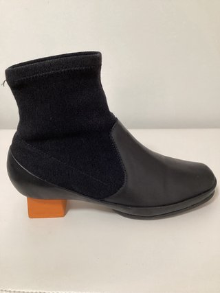 Botines Camper T37 Negro Naranja