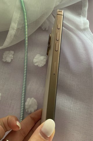 iPhone 16 Pro Max Dorado