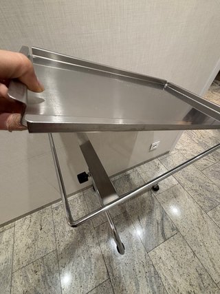 Mesa Auxiliar/Mayo Cromada con Ruedas