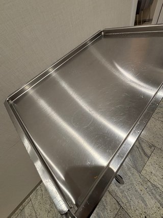 Mesa Auxiliar/Mayo Cromada con Ruedas