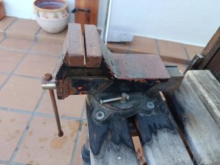 Tornillo de banco robusto