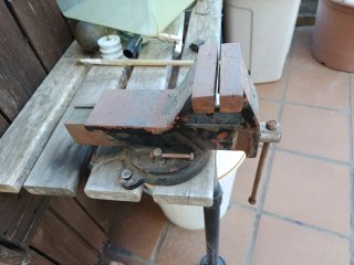 Tornillo de banco robusto