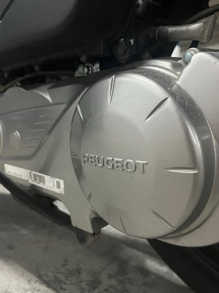 Peugeot Tweet 125cc Gris Oscuro 2023