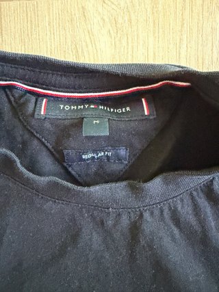 Camiseta Tommy Hilfiger Negra
