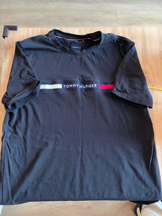 Camiseta Tommy Hilfiger Negra