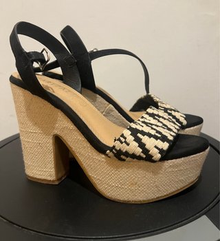 Sandalias de cuña con plataforma