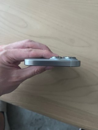 iPhone 16 Pro Max Gris (No enciende)