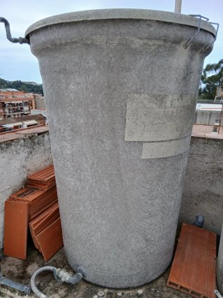 Depósito AGUA poliéster REMOSA DC 300L