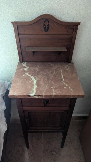 2 Mesitas antiguas de noche, de madera y mármol