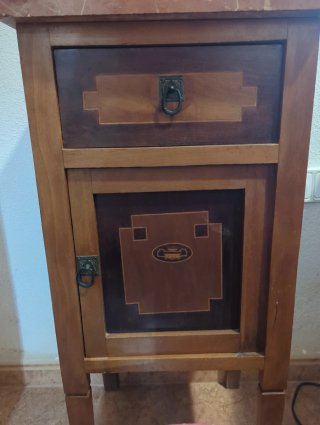 2 Mesitas antiguas de noche, de madera y mármol