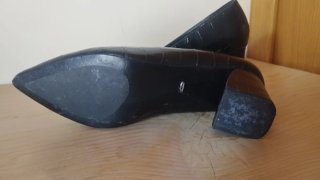 Zapatos salón negros efecto coco Violeta by Mango