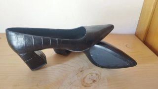 Zapatos salón negros efecto coco Violeta by Mango