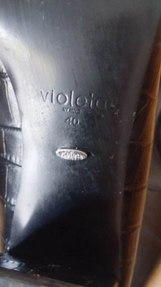 Zapatos salón negros efecto coco Violeta by Mango