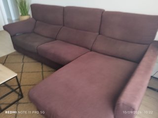 Sofá chaise longue marrón chocolate.