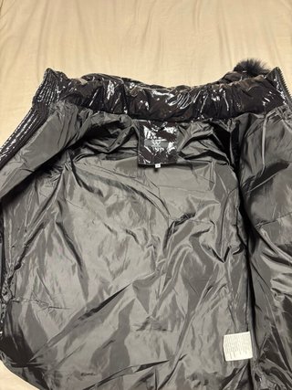 Chaqueta Moncler Negra Brillante con Capucha