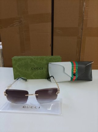 Gafas de sol Gucci marrones elegantes