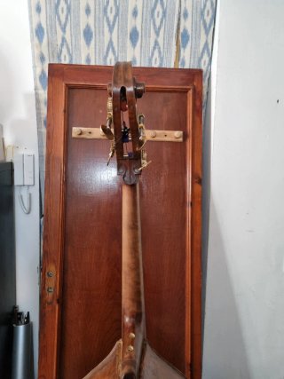 Contrabajo antiguo desmontable