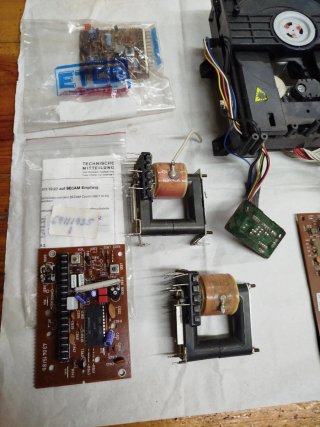 Placas electrónicas y componentes para desmontaje