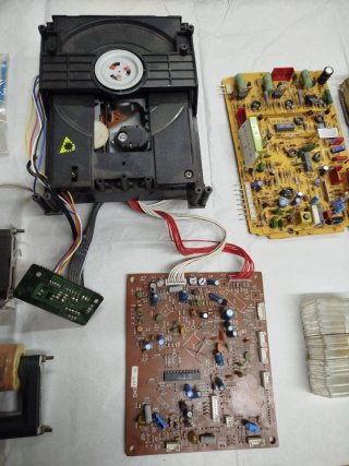 Placas electrónicas y componentes para desmontaje