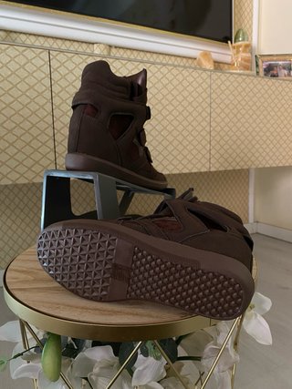 Scarpe sportive con zeppa interna marroni