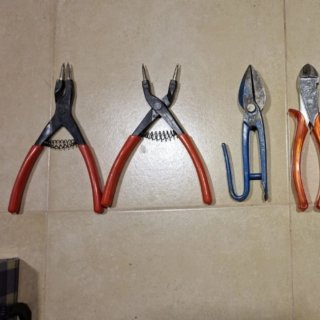 Lote 8 Alicates y Pinzas Variadas
