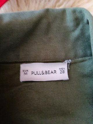 Chaqueta Bordada Color Verde Militar Pull&Bear