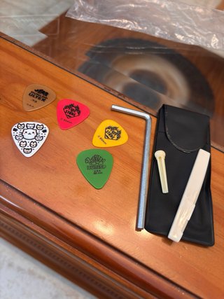 Guitarra Acústica Negra Vas con previo
