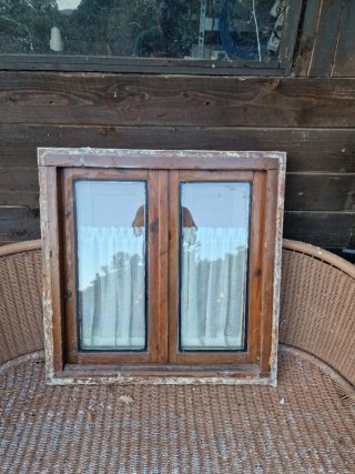 Ventana madera 80x80