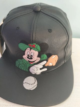 Gorra Mickey Mouse Vintage Negra y Verde