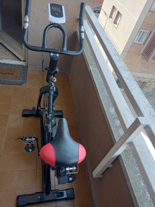 Bicicleta Estática Negra