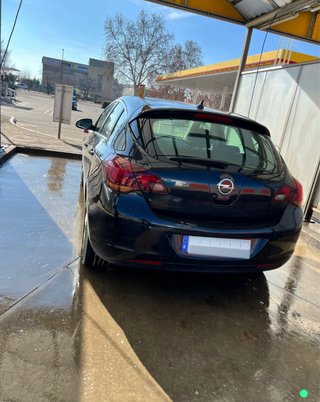 Opel Astra 2012