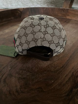 Cappello marrone Gucci autunnale