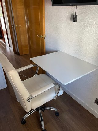 Mesa abatible y silla de ordenador
