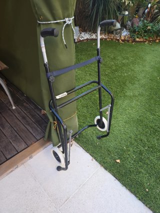 ANDADOR DE ALUMINIO PLEGABLE