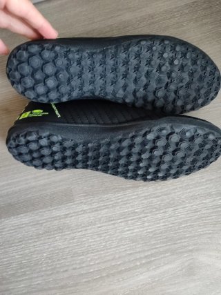 Zapatillas Fútbol Multitaco Negras y Verdes